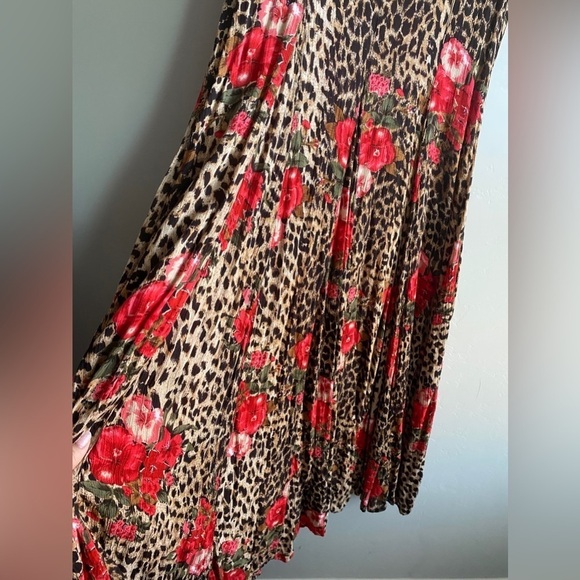 M.P.H -  Leopard 🐆 and Rose 🌹 Dress - Picture 5 of 10